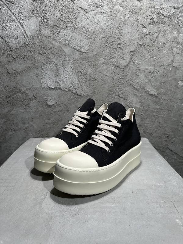 RO Sneakers