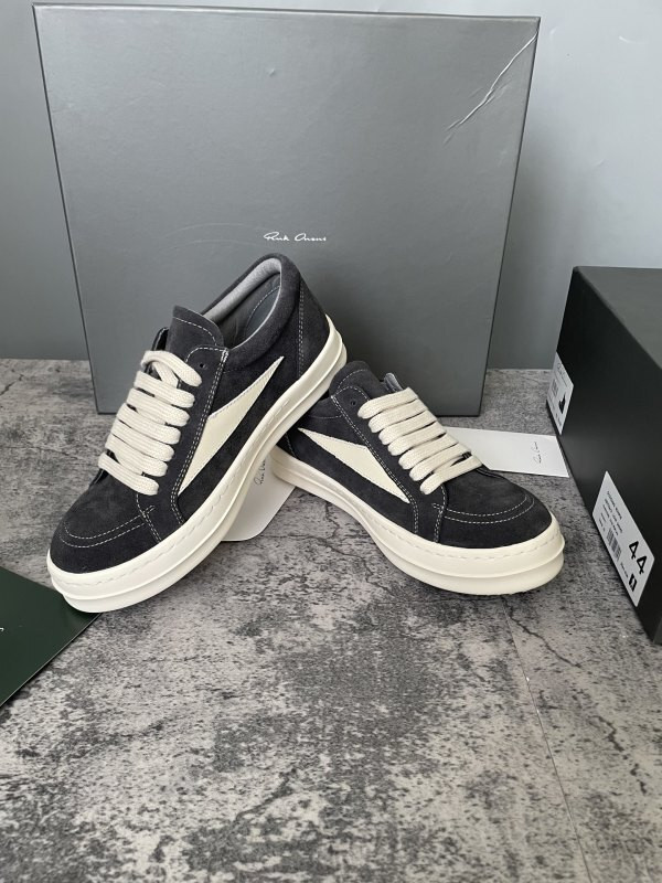 RO Sneakers