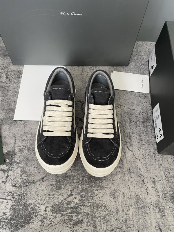 RO Sneakers