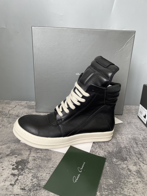 RO Sneakers