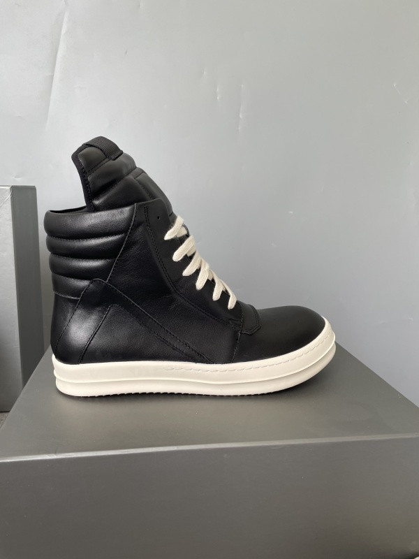 RO Sneakers