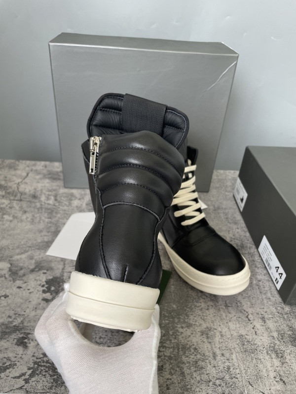 RO Sneakers