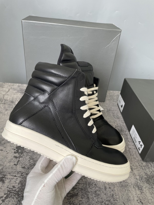 RO Sneakers