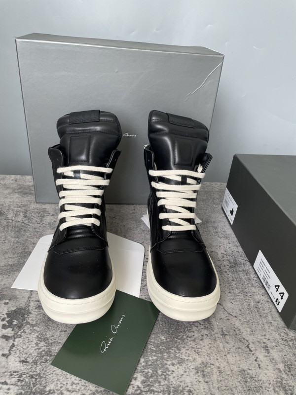 RO Sneakers