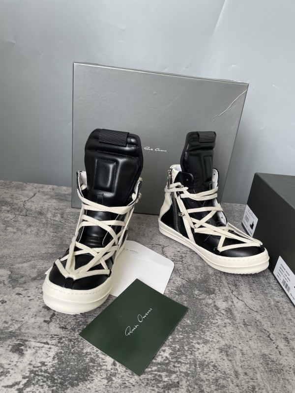 RO Sneakers