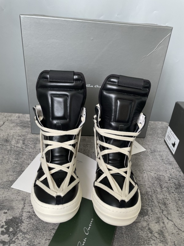 RO Sneakers