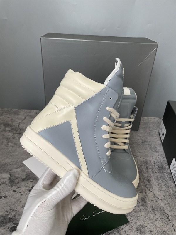RO Sneakers
