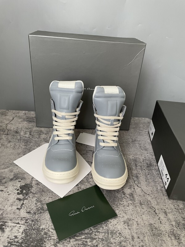 RO Sneakers