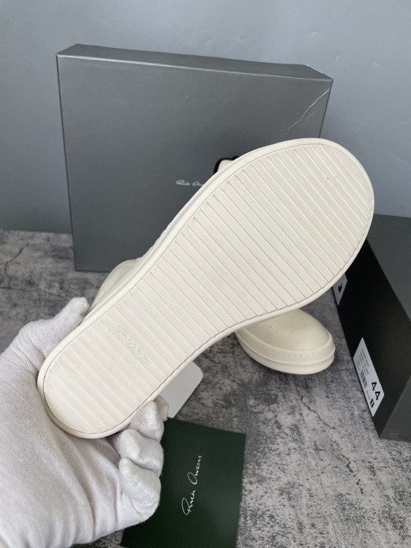 RO Sneakers