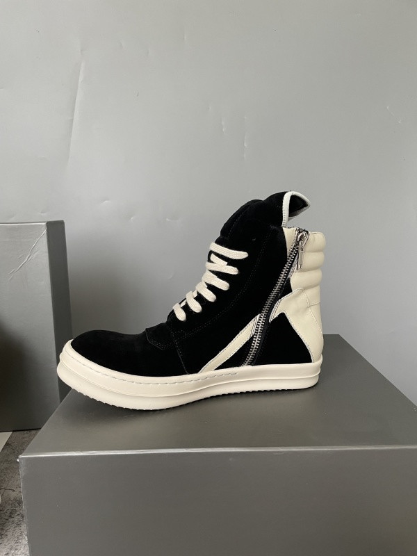 RO Sneakers