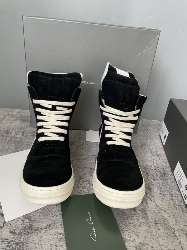 RO Sneakers