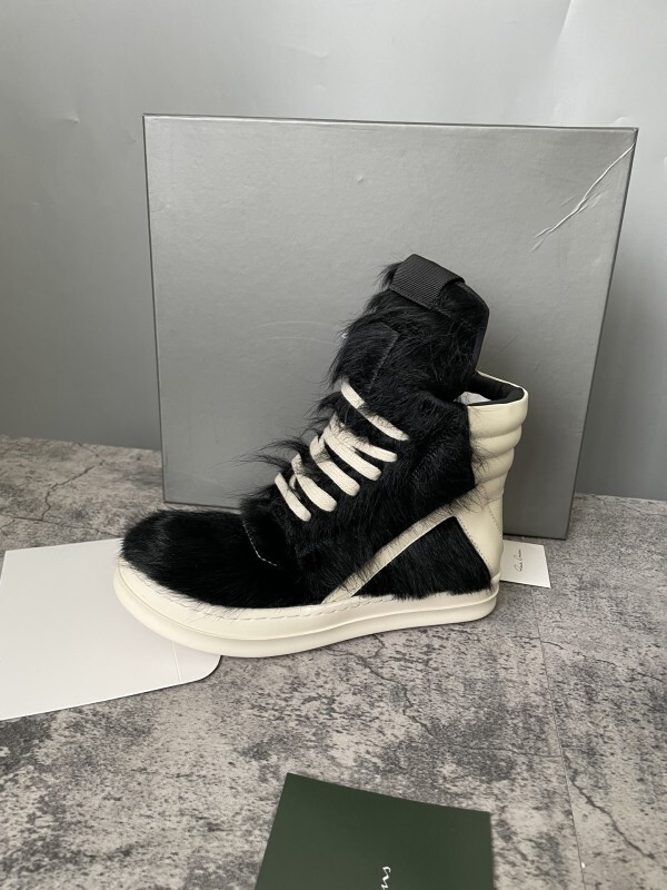 RO Sneakers