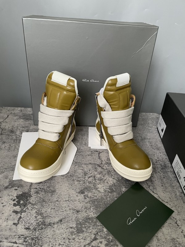 RO Sneakers