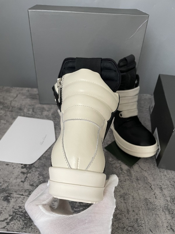 RO Sneakers