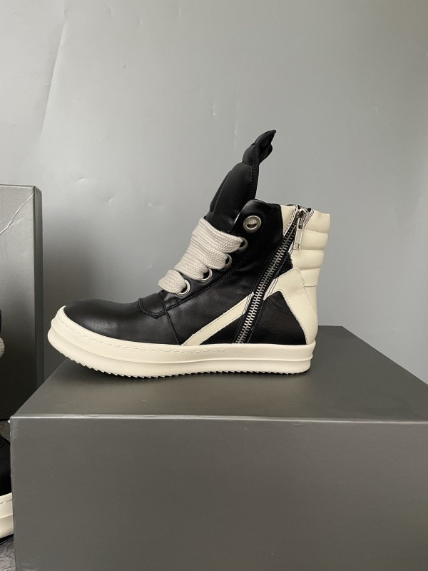 RO Sneakers