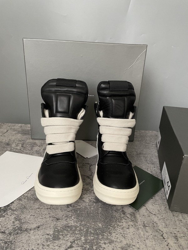 RO Sneakers