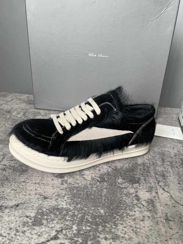 RO Sneakers