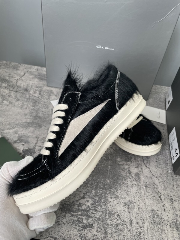 RO Sneakers