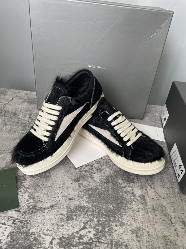 RO Sneakers