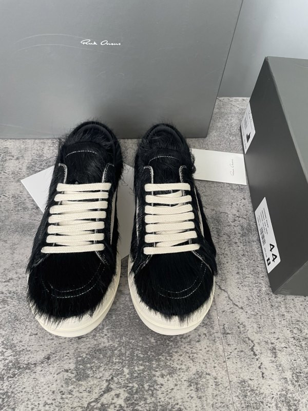 RO Sneakers