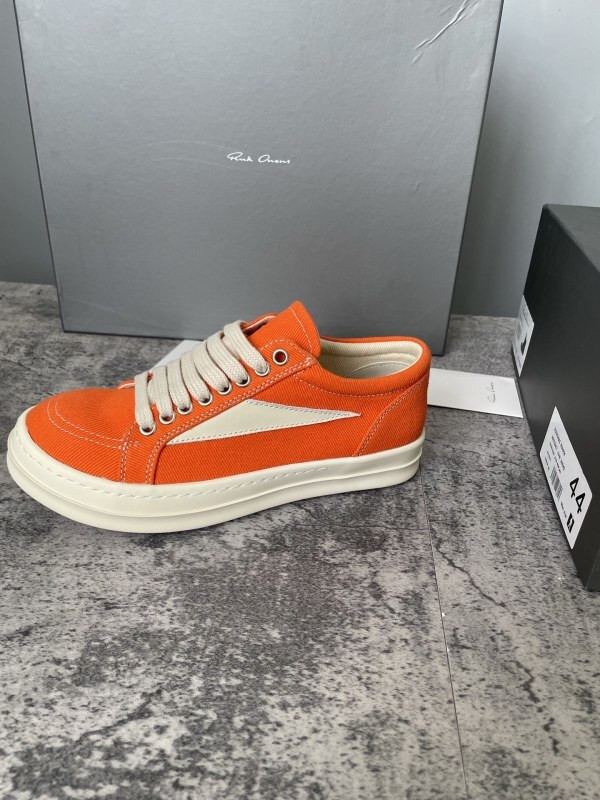RO Sneakers