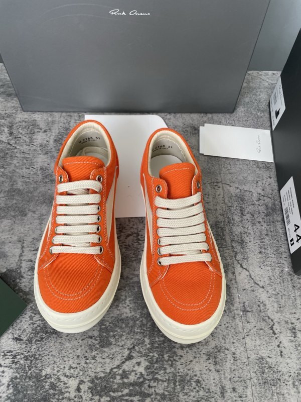 RO Sneakers