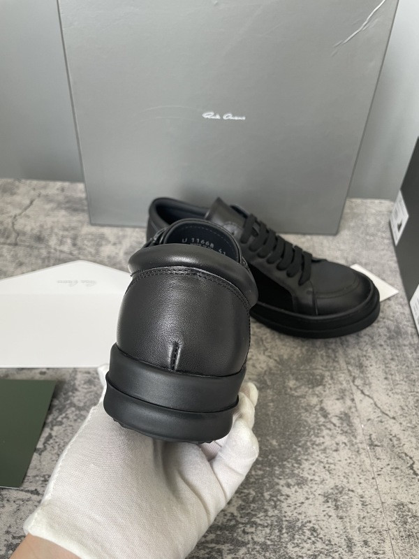 RO Sneakers