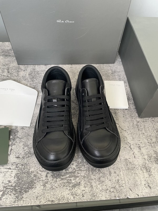 RO Sneakers