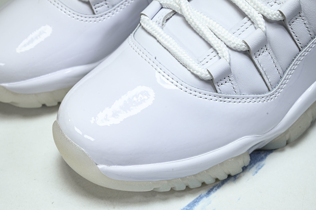 Comme Des Garçons x Air Jordan 11 "White" IV7639-100