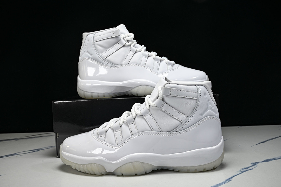 Comme Des Garçons x Air Jordan 11 "White" IV7639-100