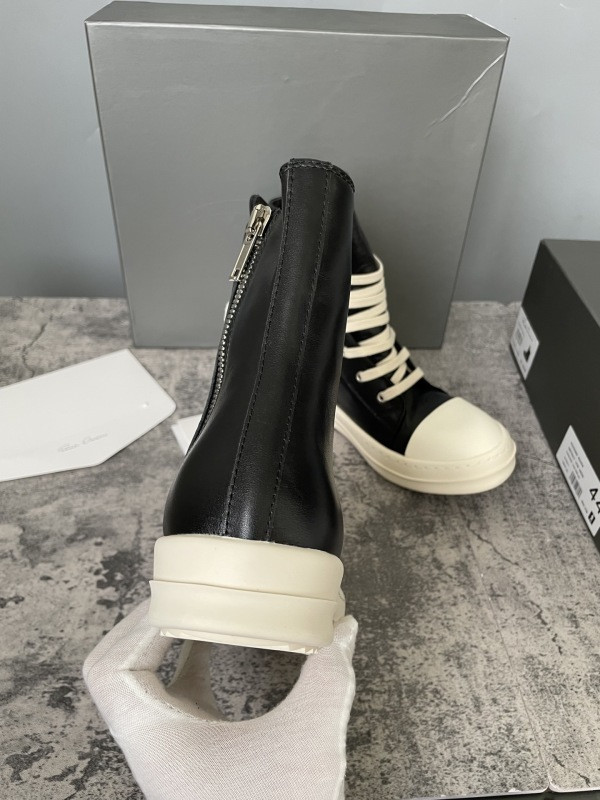 RO Sneakers