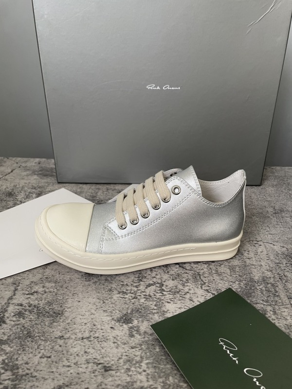 RO Sneakers