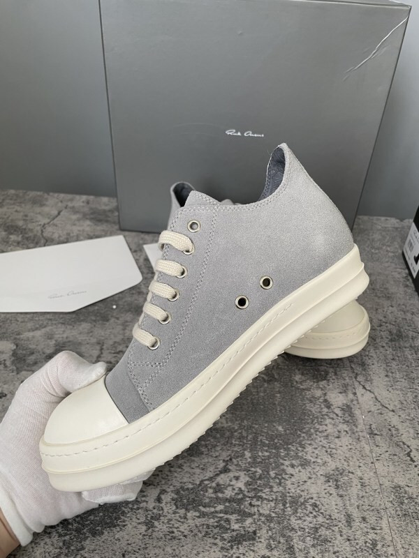 RO Sneakers