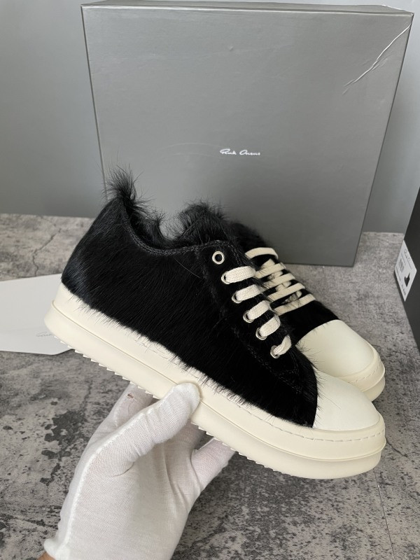 RO Sneakers