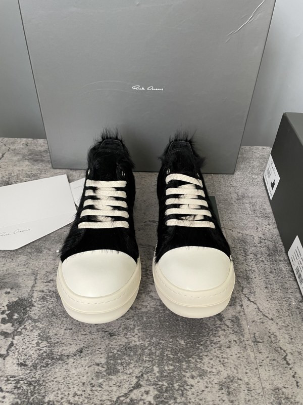 RO Sneakers