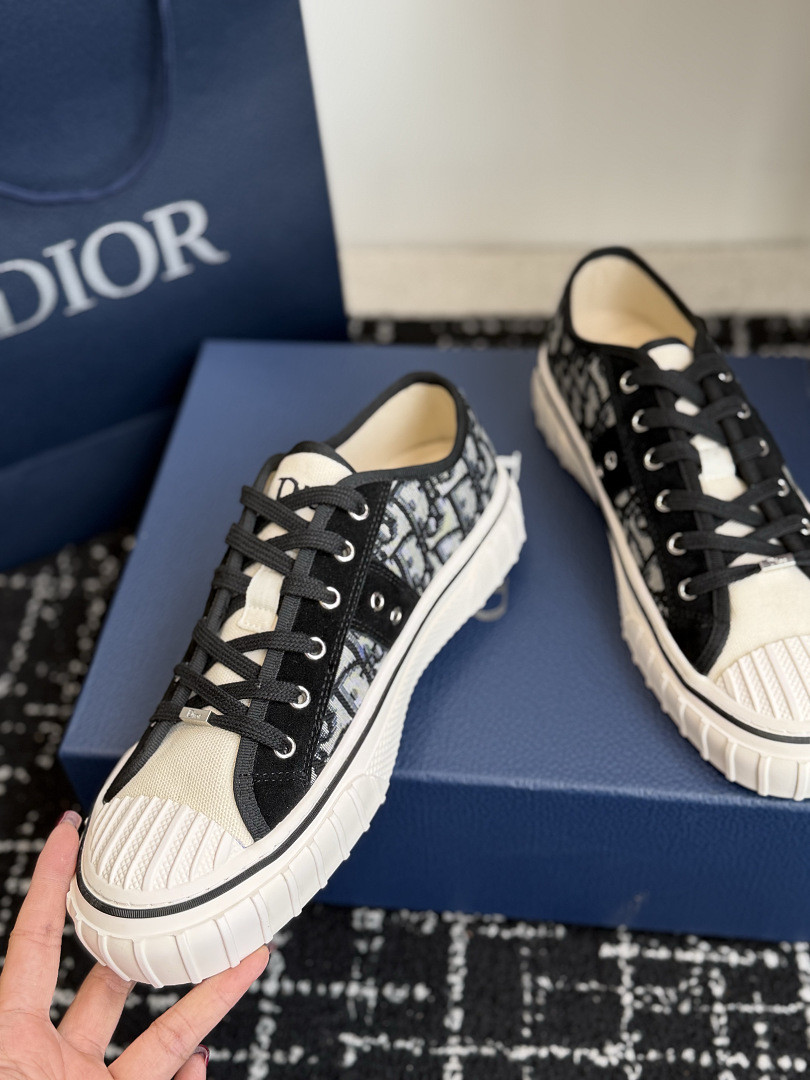 D10r Hooper Low-Top Sneaker DR-H005