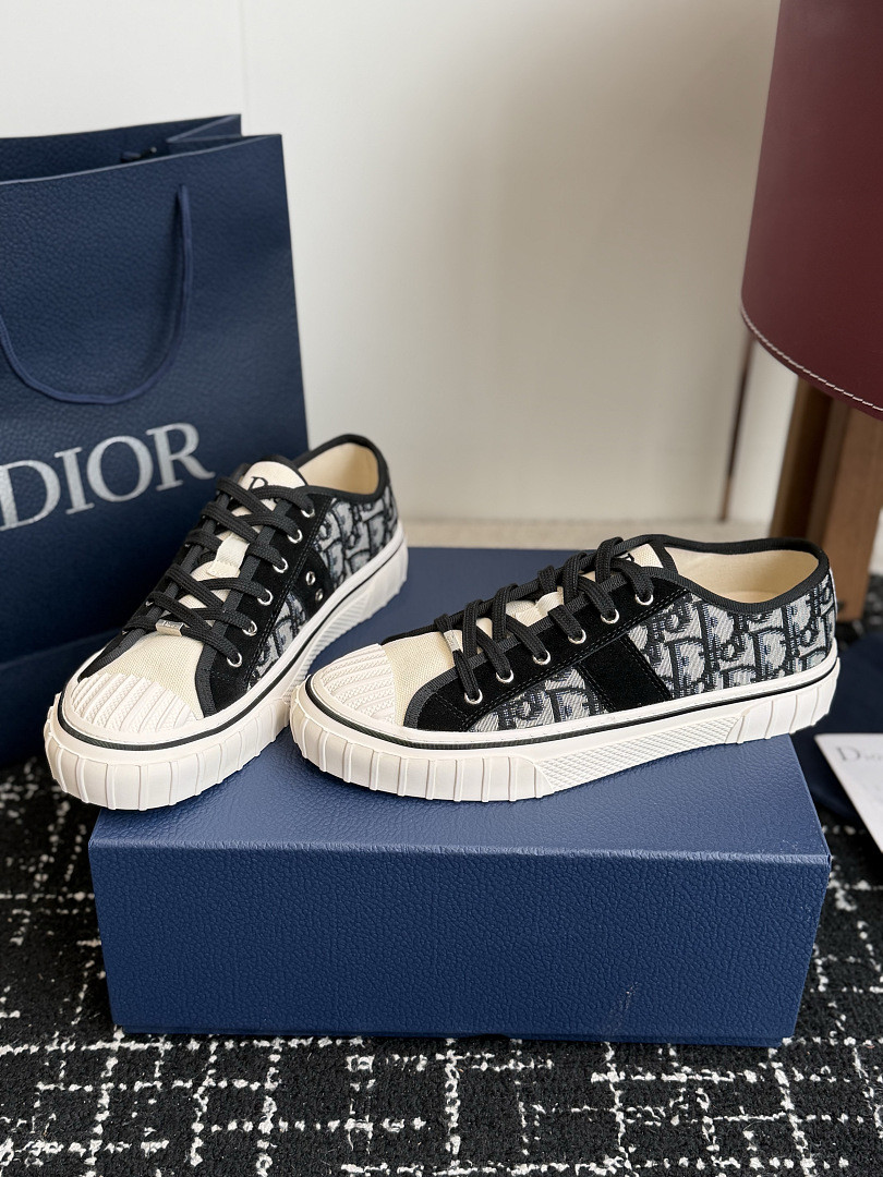 D10r Hooper Low-Top Sneaker DR-H005