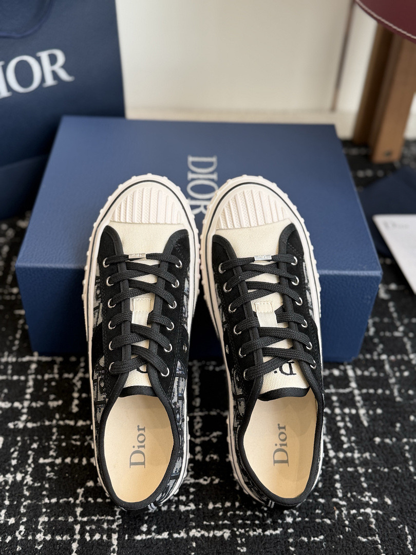 D10r Hooper Low-Top Sneaker DR-H005