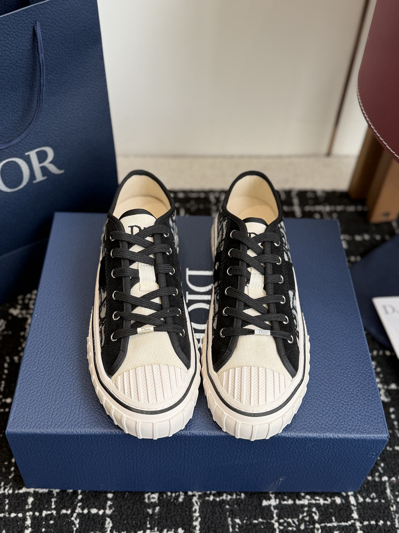 D10r Hooper Low-Top Sneaker DR-H005