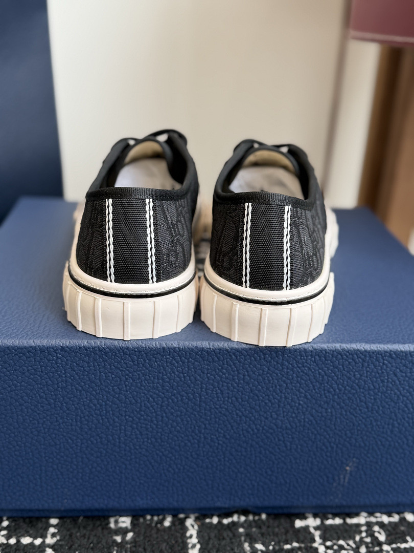 D10r Hooper Low-Top Sneaker DR-H006