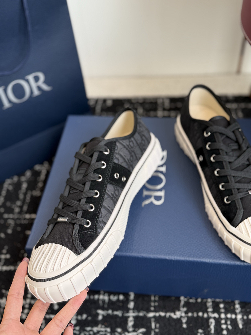 D10r Hooper Low-Top Sneaker DR-H006