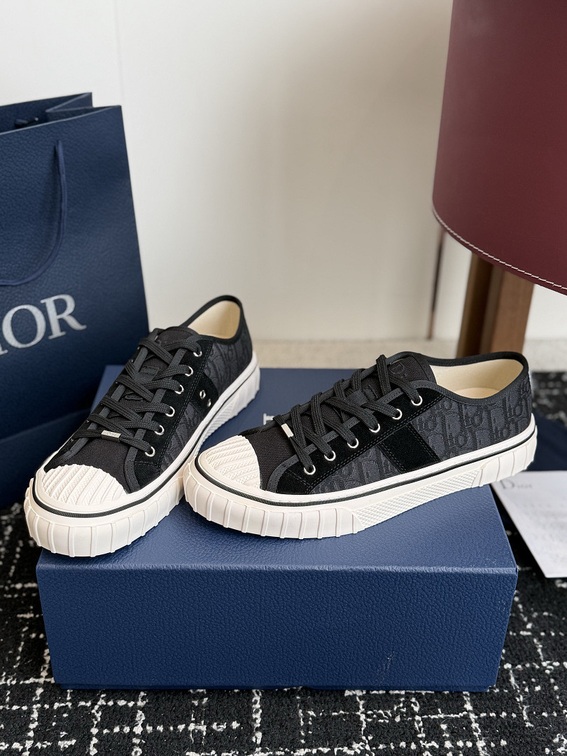 D10r Hooper Low-Top Sneaker DR-H006