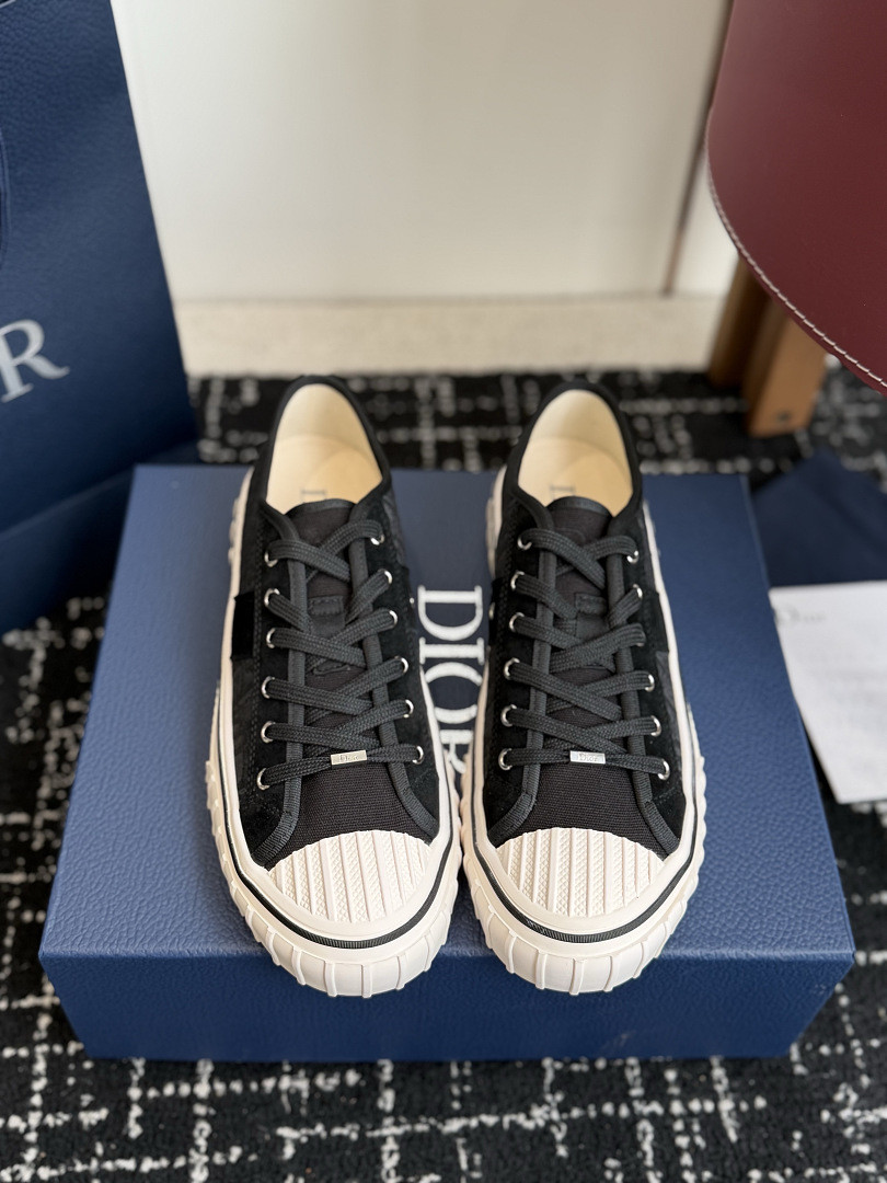 D10r Hooper Low-Top Sneaker DR-H006
