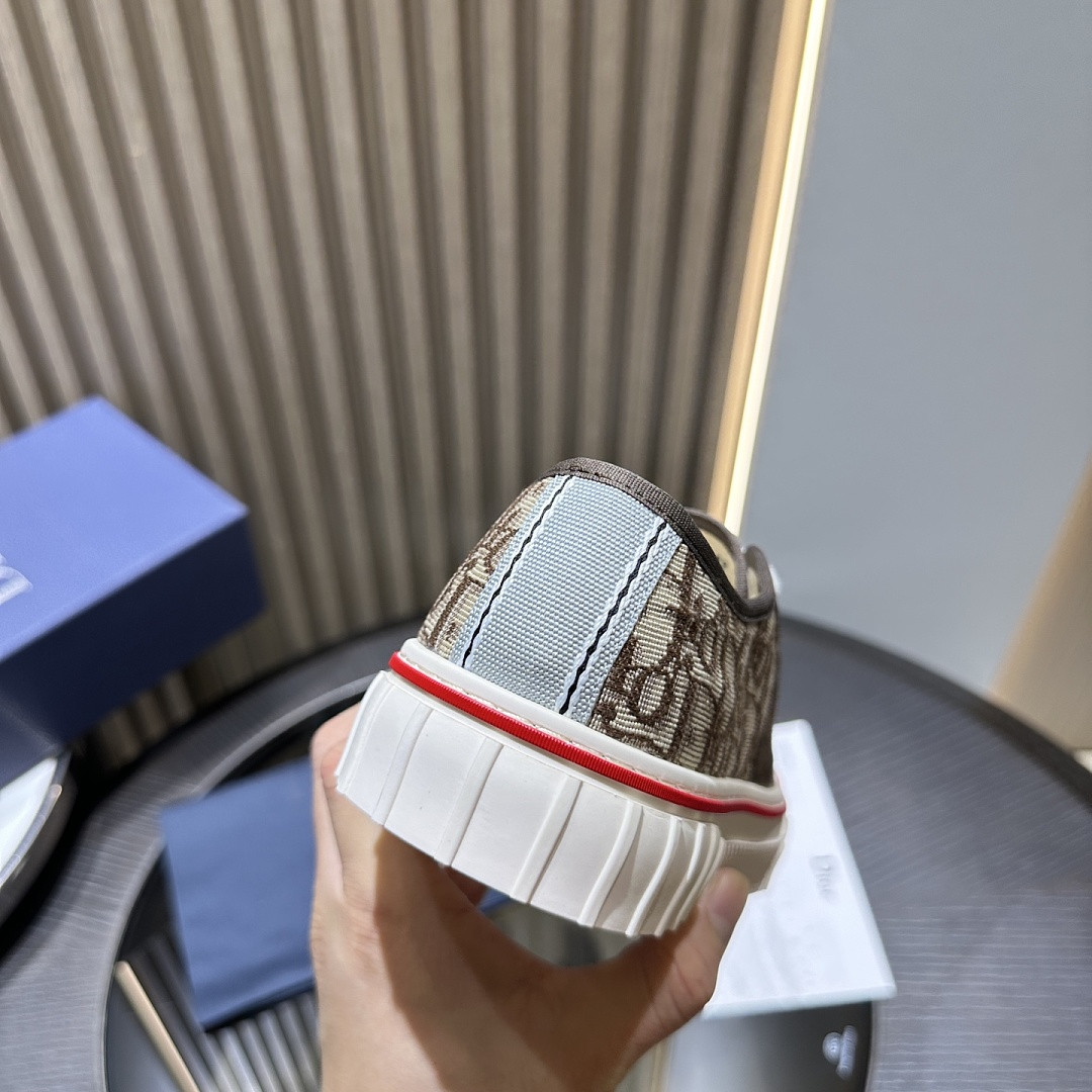D10r Hooper Low-Top Sneaker DR-H009