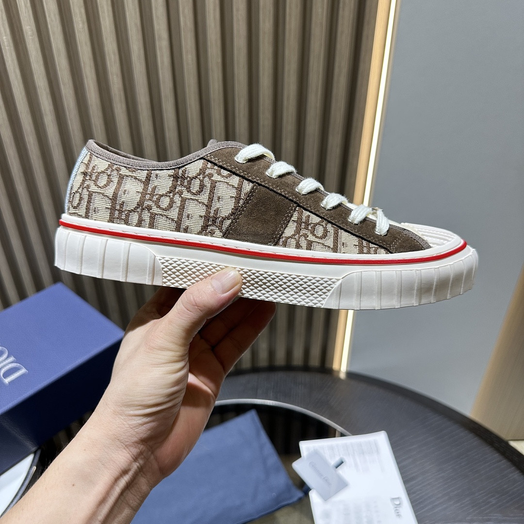 D10r Hooper Low-Top Sneaker DR-H009