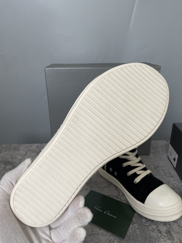 RO Sneakers