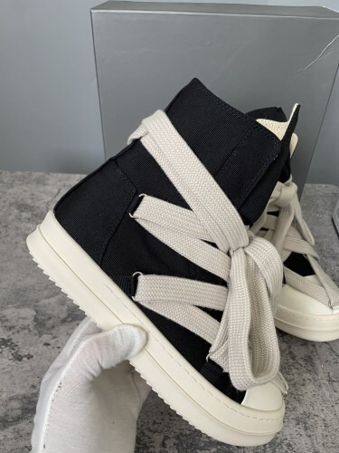 RO Sneakers
