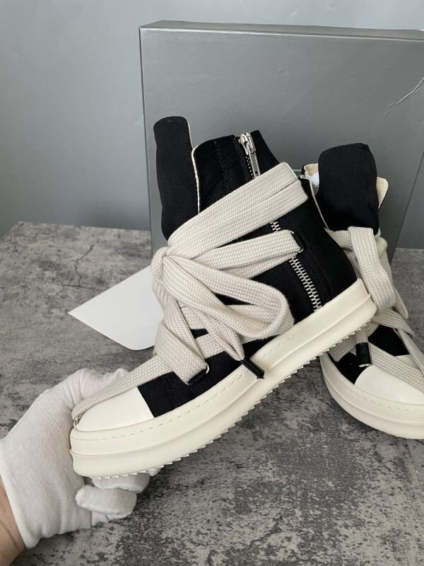 RO Sneakers