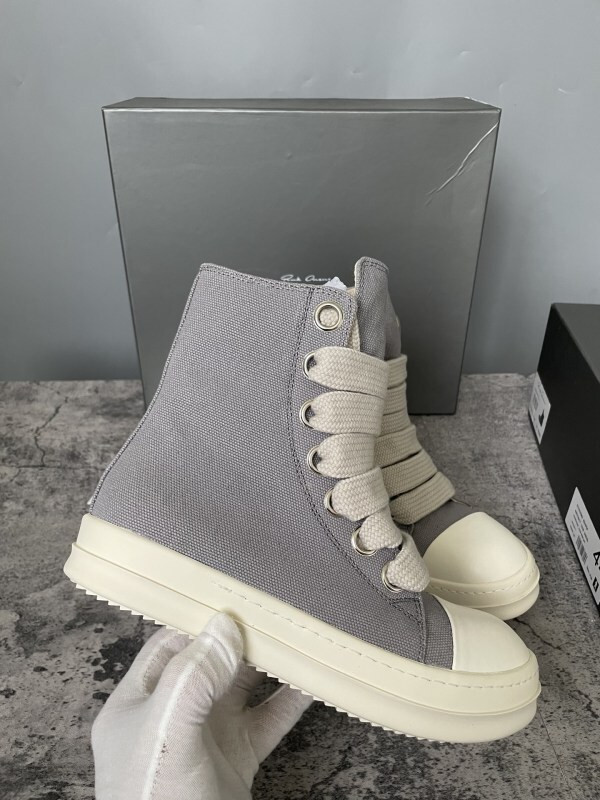 RO Sneakers