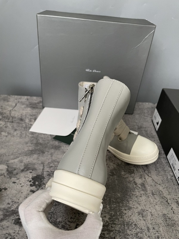 RO Sneakers
